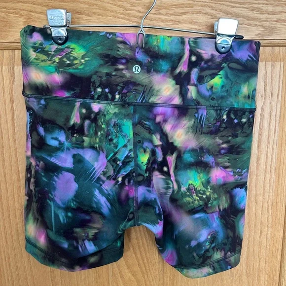 Lululemon Wunder Train High Rise shorts - Picture 2 of 4